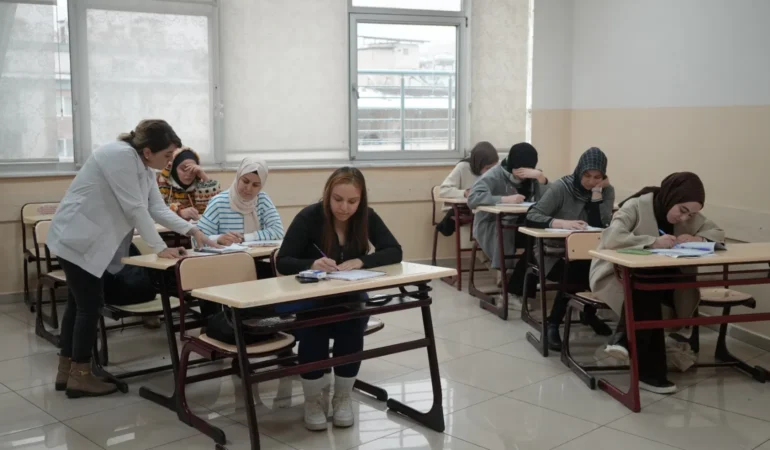 ŞAHİNBEYLİ KADINLAR İNGİLİZCE ÖĞRENİYOR