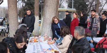 BÜYÜKŞEHİR’İN İFTAR ÇADIRLARI RAMAZAN’IN BİRLİK RUHUNU YAŞATIYOR (25)
