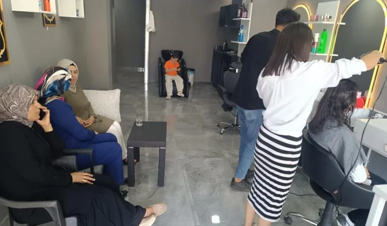RS Bayan Kuaförü’nden Görkemli Açılış