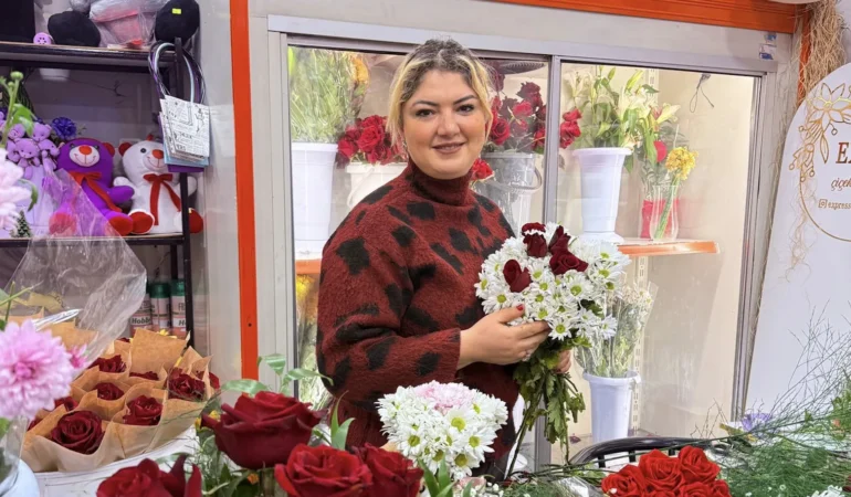 Sevgiye Dokunan Çiçekler Hazır